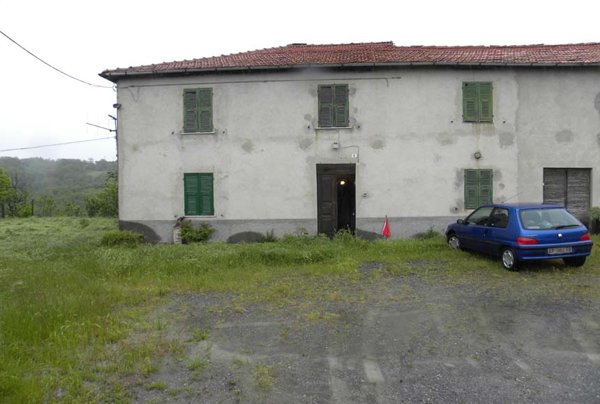 casa semindipendente in vendita a Pareto