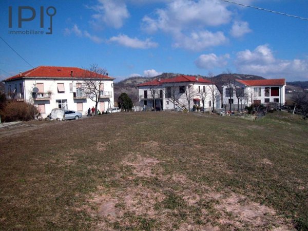 casa indipendente in vendita a Pareto