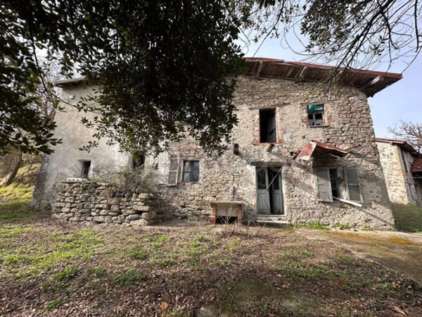 casa indipendente in vendita a Pareto