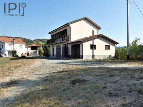 casa indipendente in vendita a Pareto