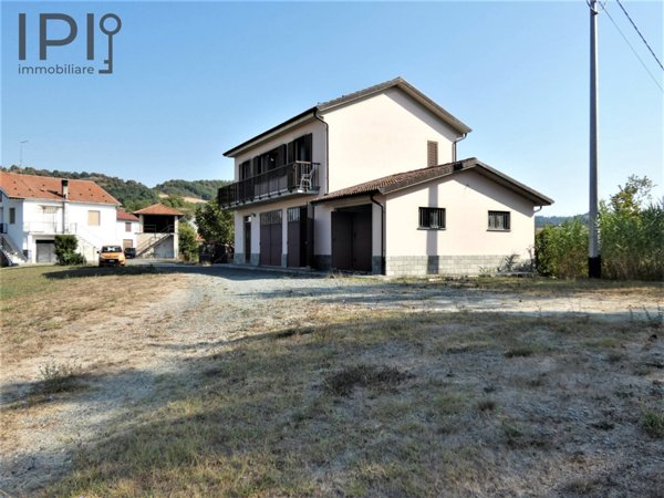 casa indipendente in vendita a Pareto