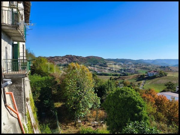 casa indipendente in vendita a Pareto