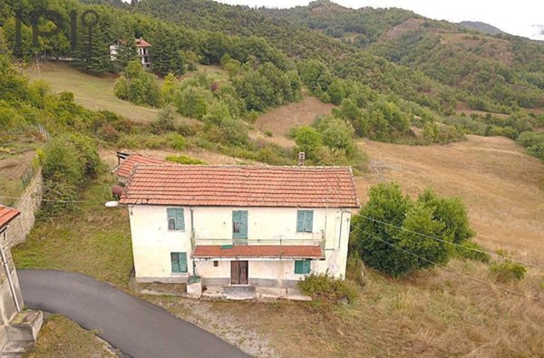 casa indipendente in vendita a Pareto