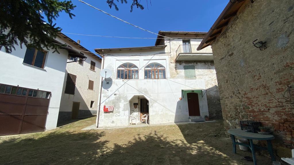 casa indipendente in vendita a Pareto