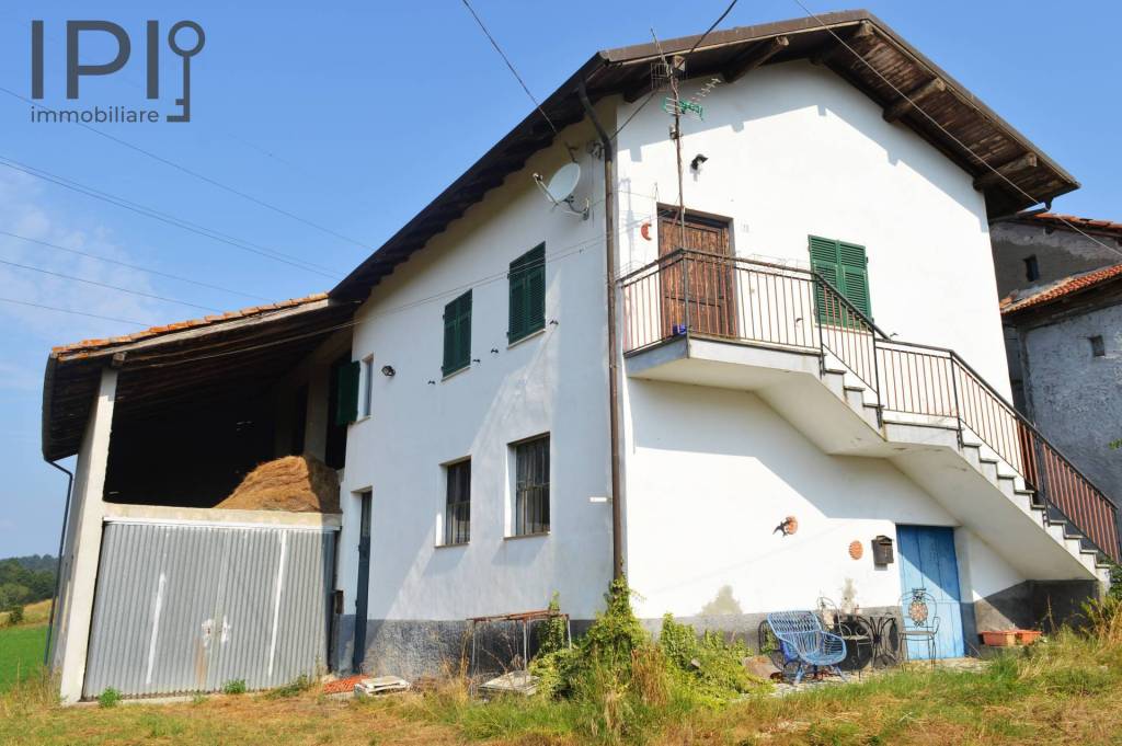 casa indipendente in vendita a Pareto