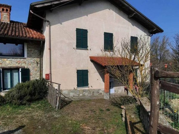 casa indipendente in vendita a Pareto