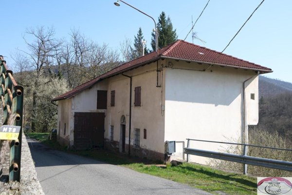 casa indipendente in vendita a Pareto in zona Miogliola