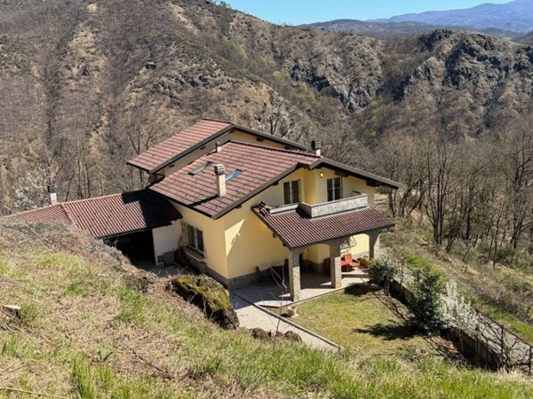 casa indipendente in vendita a Pareto