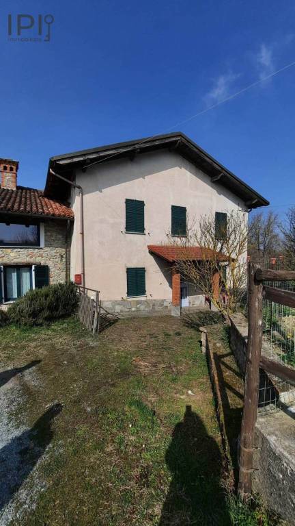 casa indipendente in vendita a Pareto in zona Giuliani