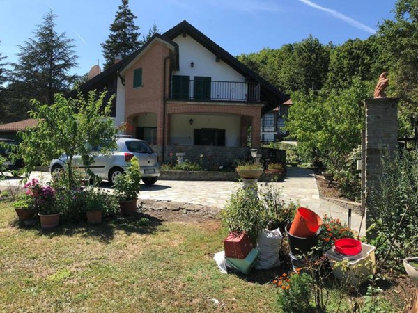 casa indipendente in vendita a Pareto