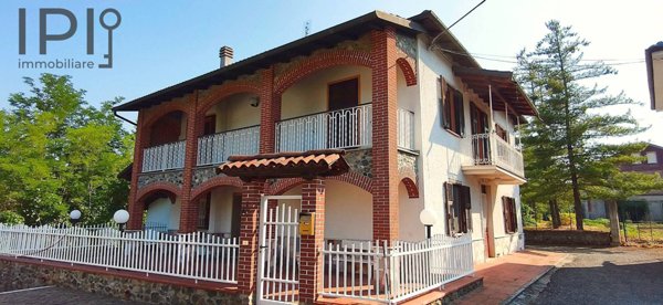 casa indipendente in vendita a Pareto in zona Roboaro