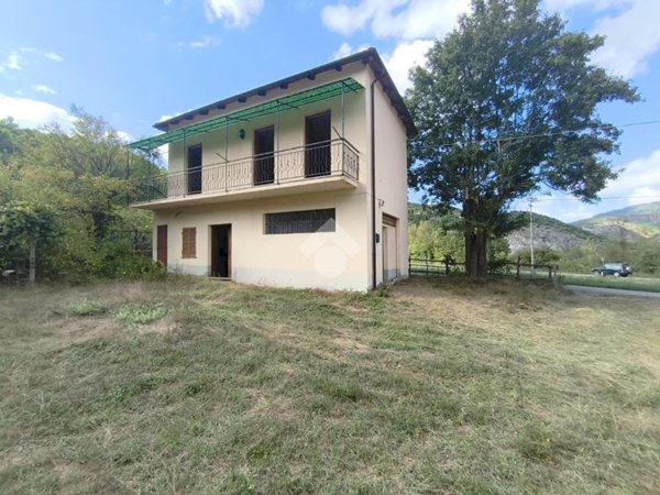 casa indipendente in vendita a Pareto