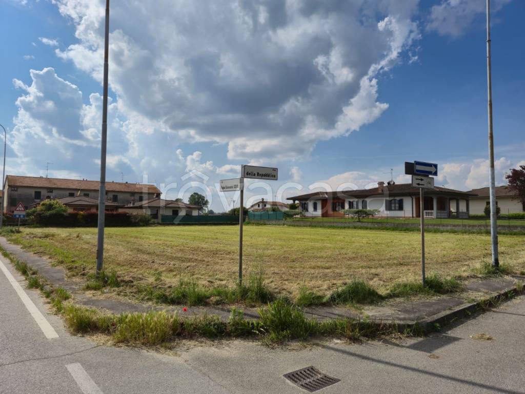 casa indipendente in vendita a Bertonico