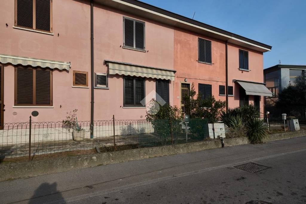 casa indipendente in vendita a Boffalora d'Adda