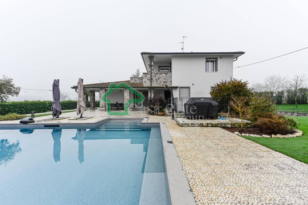 casa indipendente in vendita a Borghetto Lodigiano