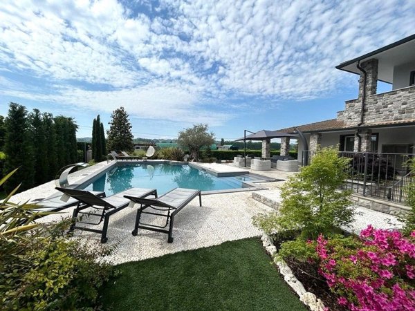 casa indipendente in vendita a Borghetto Lodigiano in zona Casoni