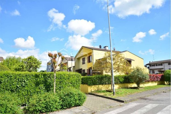 casa indipendente in vendita a Borghetto Lodigiano