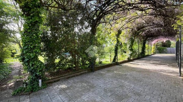 casa indipendente in vendita a Borghetto Lodigiano in zona Proprio