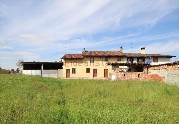 esavano in vendita a Borghetto Lodigiano