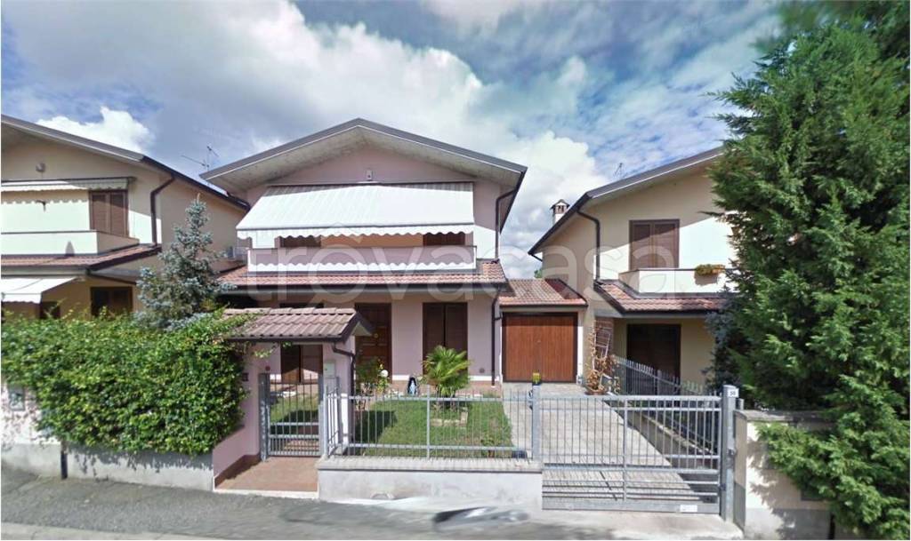 casa indipendente in vendita a Borghetto Lodigiano in zona Casoni