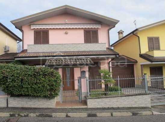 casa indipendente in vendita a Borghetto Lodigiano