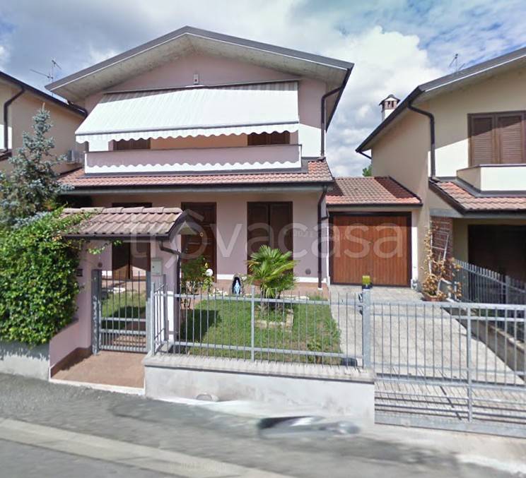 casa indipendente in vendita a Borghetto Lodigiano in zona Casoni