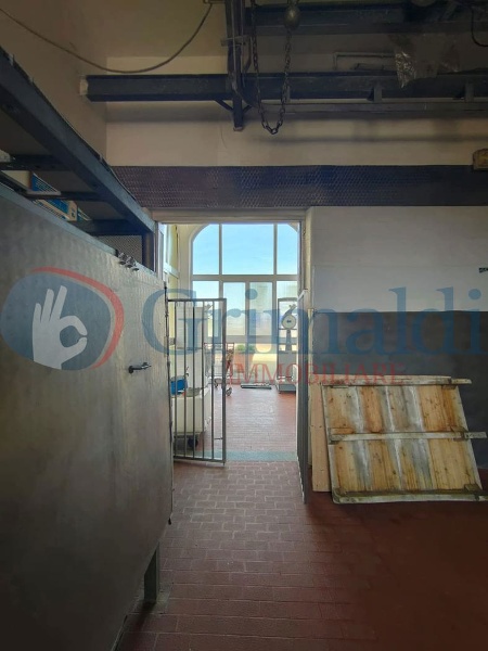 negozio in vendita a Borghetto Lodigiano in zona Proprio