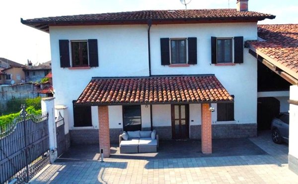 pentavano in vendita a Borghetto Lodigiano in zona Fornaci