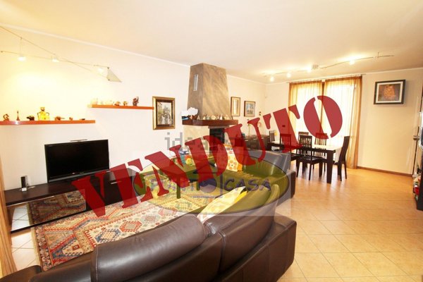 esavano in vendita a Borghetto Lodigiano