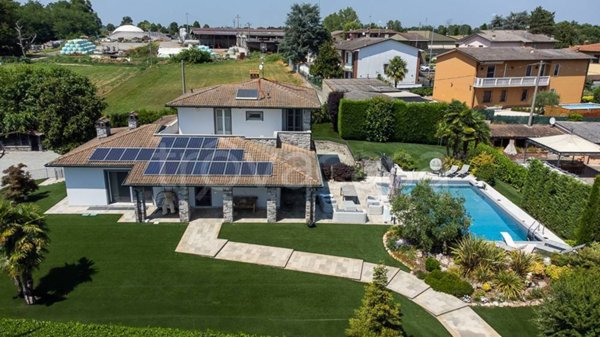 casa indipendente in vendita a Borghetto Lodigiano in zona Casoni