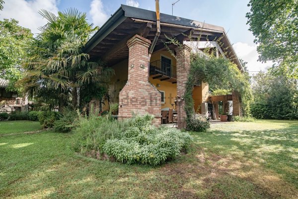 casa indipendente in vendita a Borghetto Lodigiano