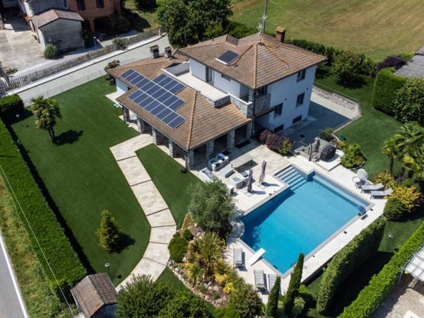 casa indipendente in vendita a Borghetto Lodigiano in zona Casoni