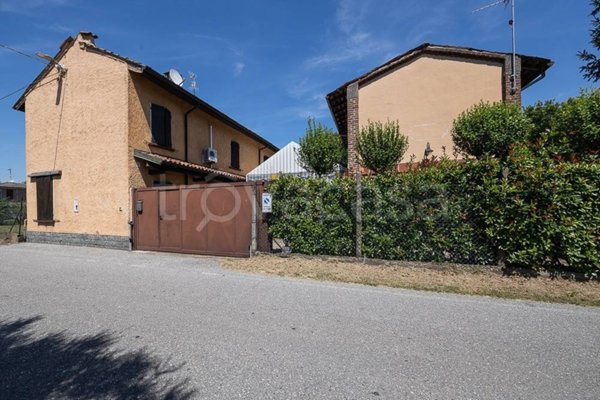 casa indipendente in vendita a Borghetto Lodigiano in zona Casoni