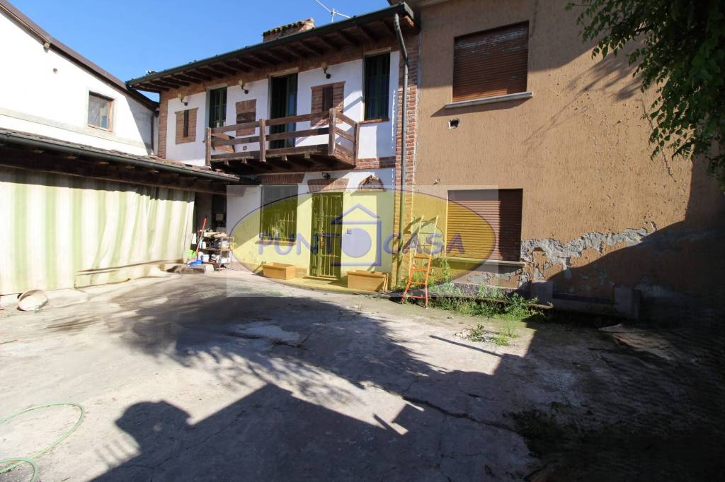 casa indipendente in vendita a Borghetto Lodigiano in zona Casoni