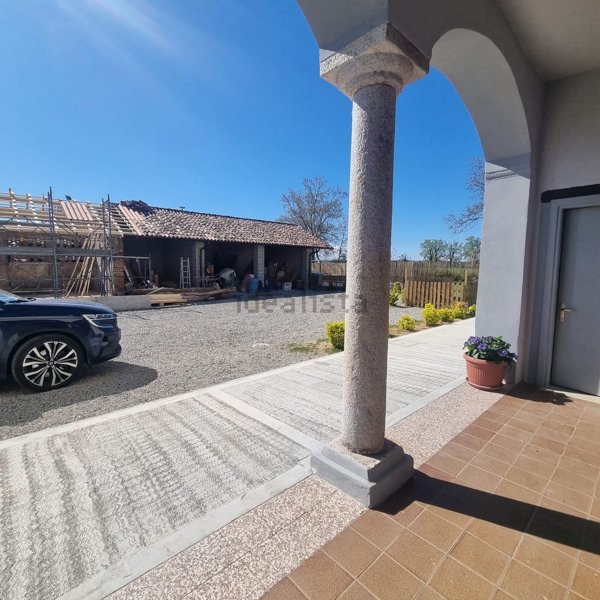 casale in vendita a Borghetto Lodigiano in zona Casoni