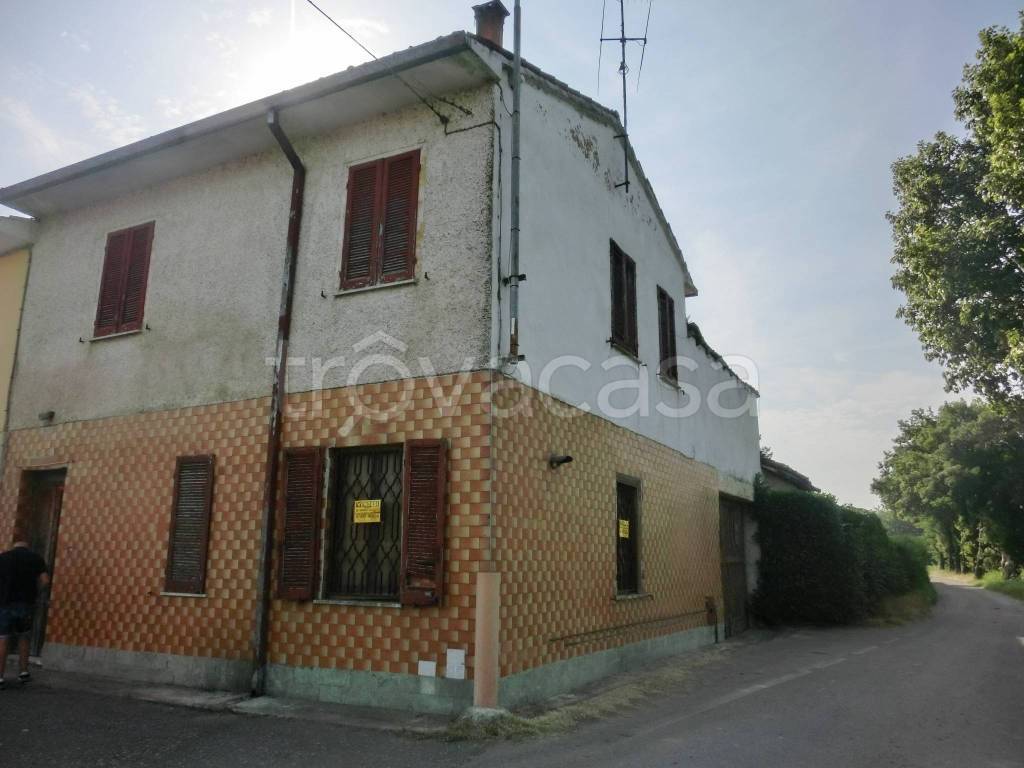 casa indipendente in vendita a Borghetto Lodigiano in zona Casoni
