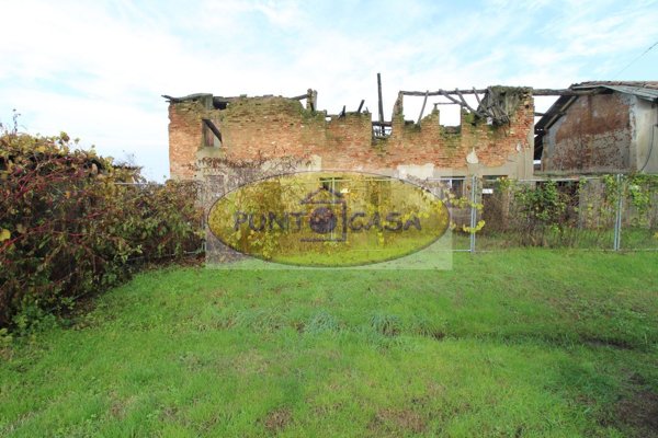 casa indipendente in vendita a Borghetto Lodigiano in zona Barazzina
