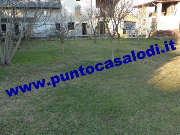 casa indipendente in vendita a Borghetto Lodigiano in zona Barazzina