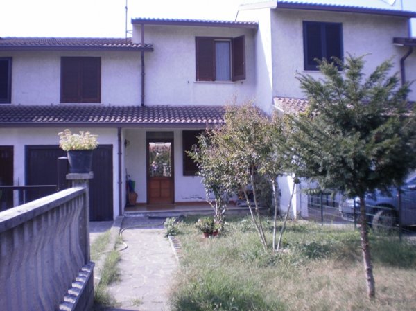 casa indipendente in vendita a Borgo San Giovanni