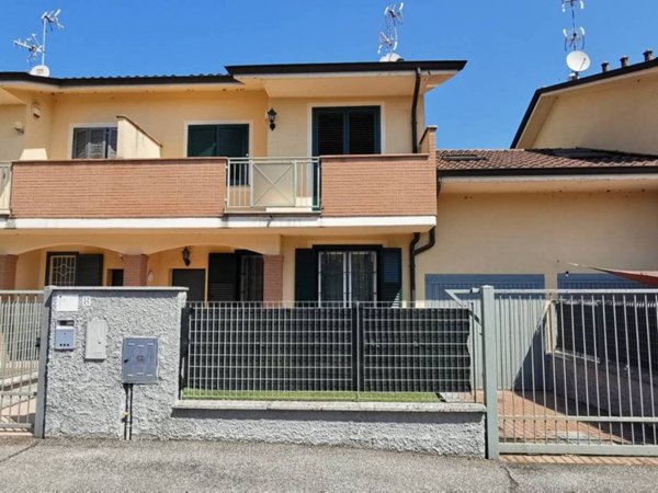 casa indipendente in vendita a Borgo San Giovanni