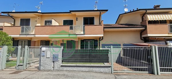 casa indipendente in vendita a Borgo San Giovanni