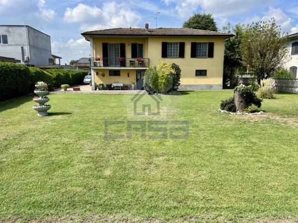 casa indipendente in vendita a Borgo San Giovanni
