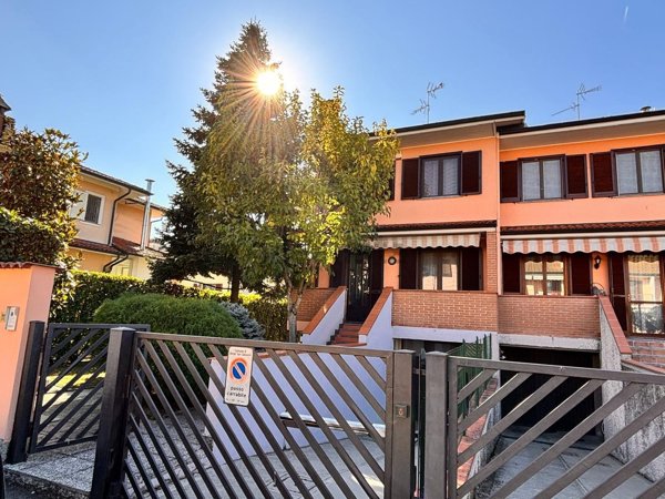 casa indipendente in vendita a Borgo San Giovanni