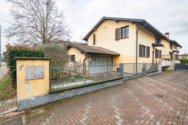 casa indipendente in vendita a Borgo San Giovanni