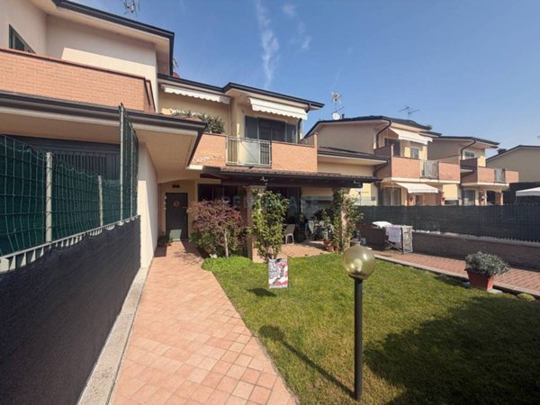 casa indipendente in vendita a Borgo San Giovanni