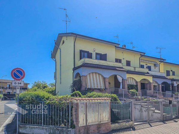 casa indipendente in vendita a Borgo San Giovanni