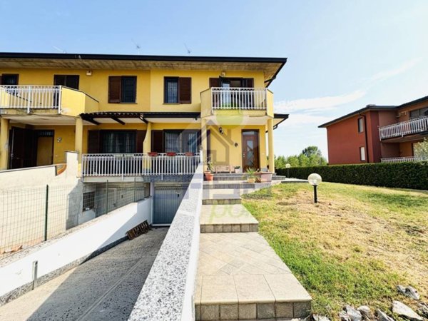 casa indipendente in vendita a Borgo San Giovanni