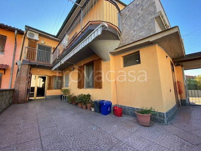 casa indipendente in vendita a Brembio