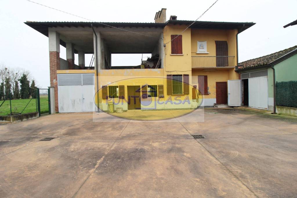 casa indipendente in vendita a Brembio