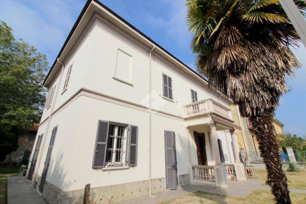casa indipendente in vendita a Brembio